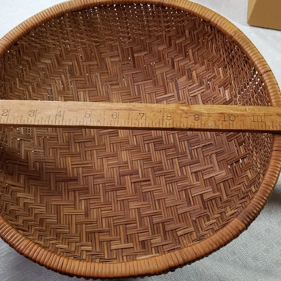 Basket Large Round Woven - Picture 6 of 7